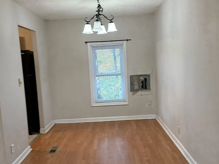 1085 Peery Rd — Photo 6