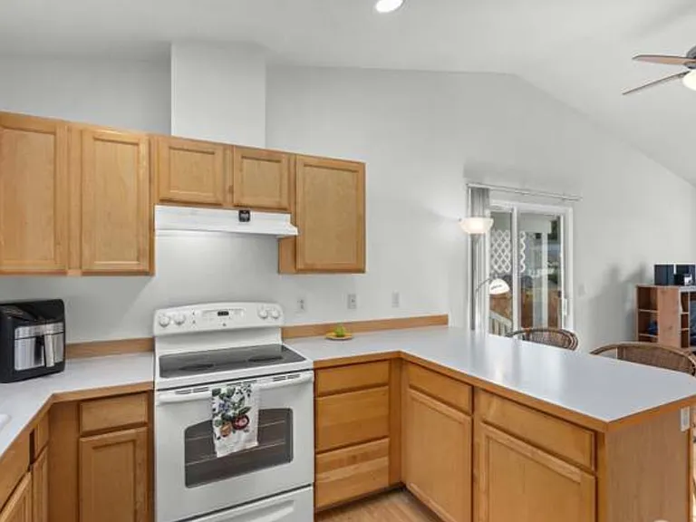 5113 61st Dr NE — Photo 3