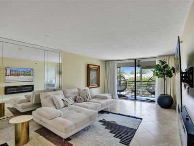4640 Lucerne Lakes Blvd W APT 203, Lake Worth, FL, 33467