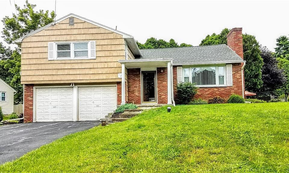 1st image of 124 Brookside Ln