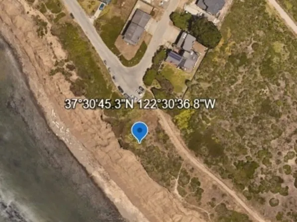 1 Beach St, Moss Beach, CA 94038