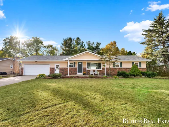 7245 Coconut Dr, Jenison, MI 49428
