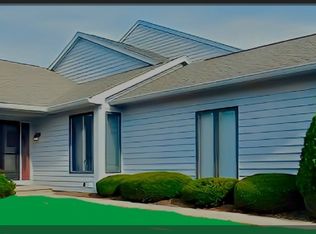 7 Ellington Cir, Rochester, NY 14612