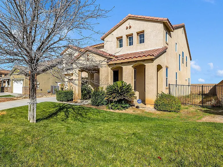 5819 W Avenue K9 — Photo 1