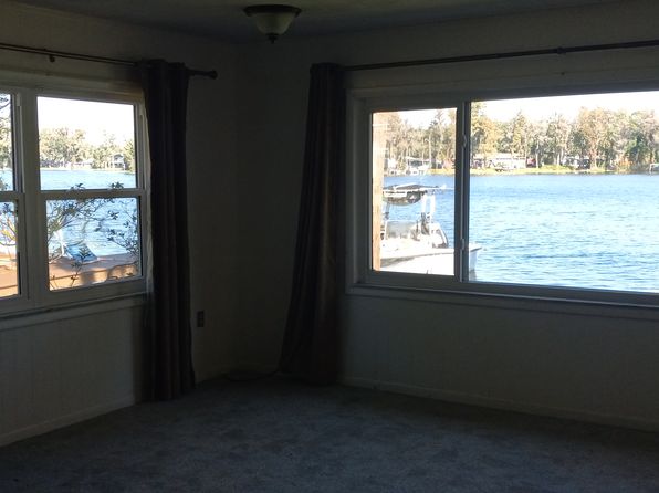 14527 Middlefield Ln