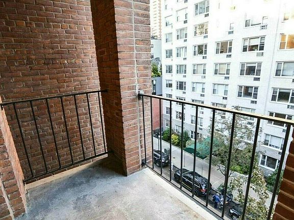 3rd image of 430 E 77th St APT 6-B