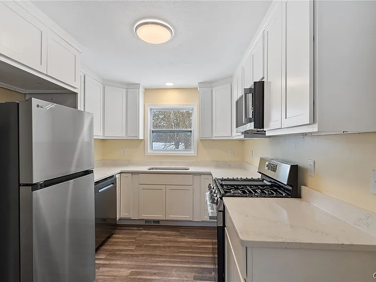 429 Beechwood Ave — Photo 8