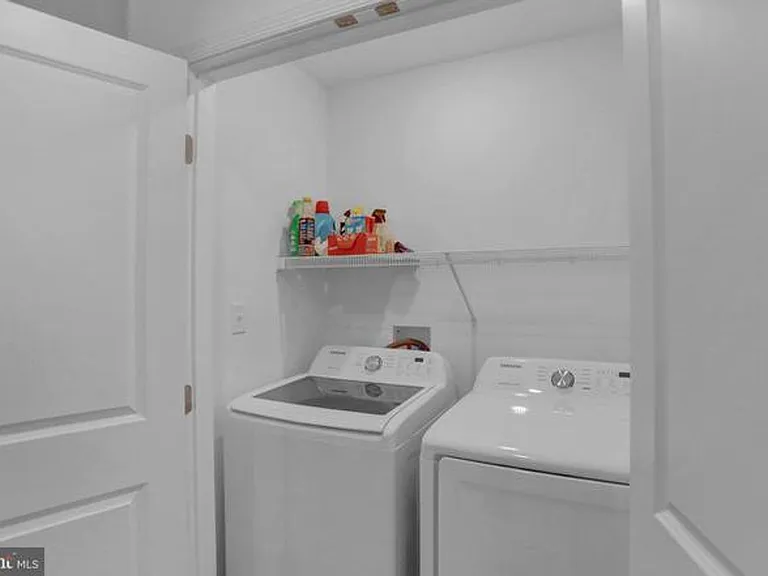 8153 Lenker Dr — Photo 24