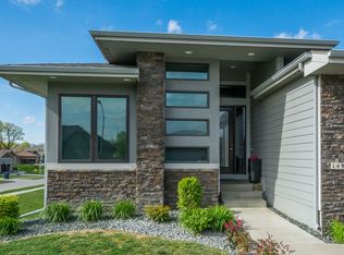 14909 Madison Ave, Urbandale, IA 50323