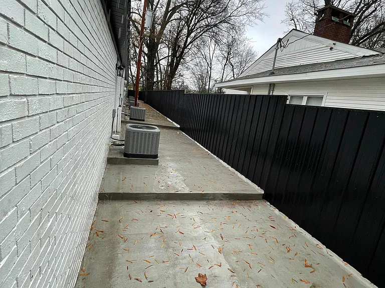 600 E Market Ave #1 — Photo 11