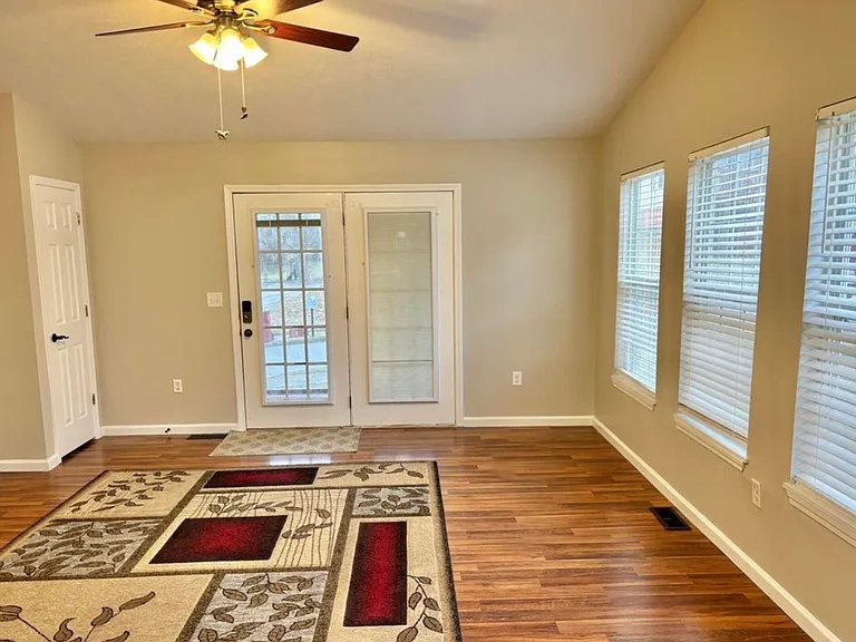 1023 Justus Dr — Photo 10