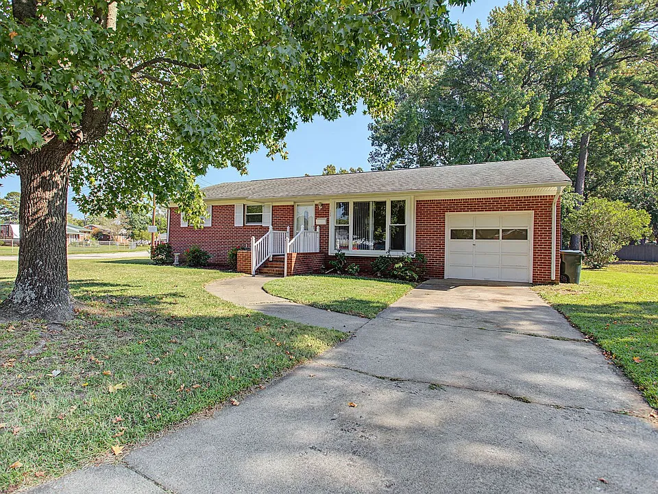 120 Latham Dr