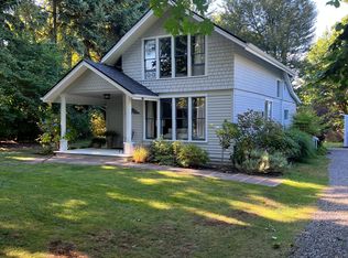 10214 SW Burton Dr, Vashon, WA 98070