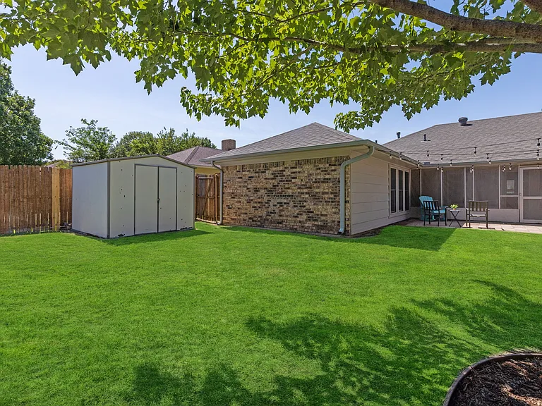 1819 Auburn Dr — Photo 24