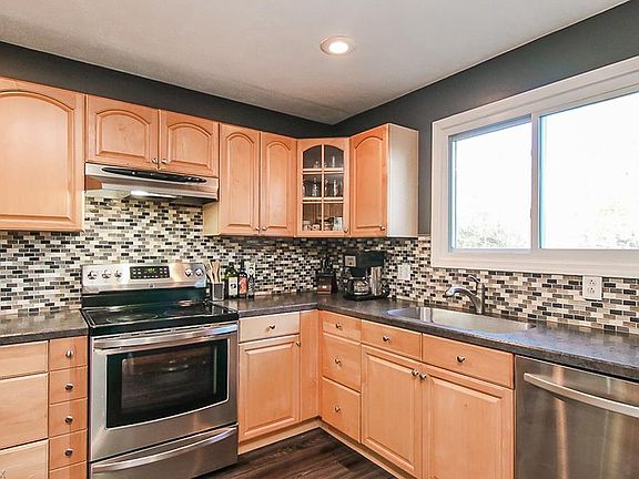 5th image of 325 Bettie Ln