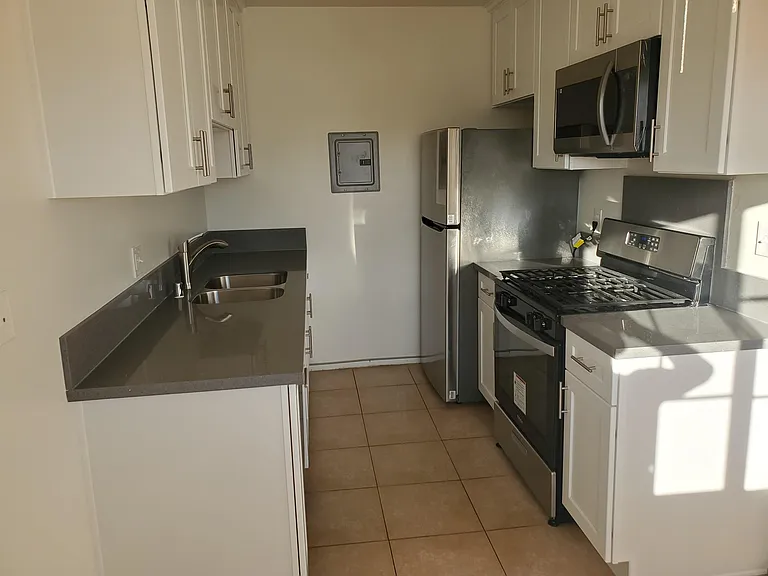 1128 Raymond Ave #5 — Photo 7
