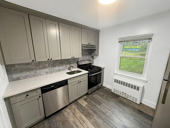4th image of 83-144 Fairmont Ave #99B