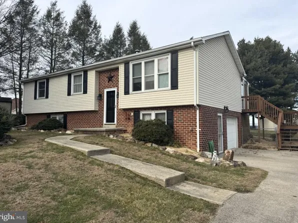 4487 Cherry Dr, Spring Grove, PA 17362
