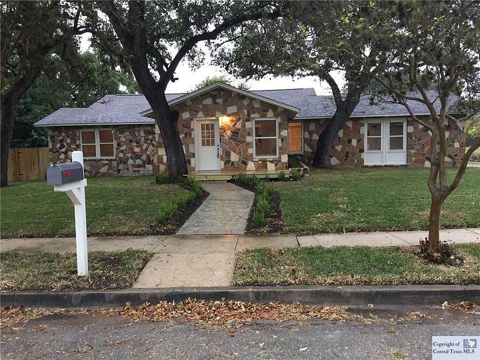 1st image of 203 E Live Oak St