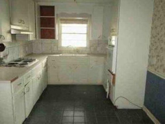 3rd image of 2507 Burkelaun Dr