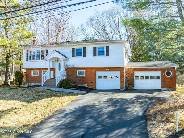 15 Meadowlark Drive, Latham, NY 12110