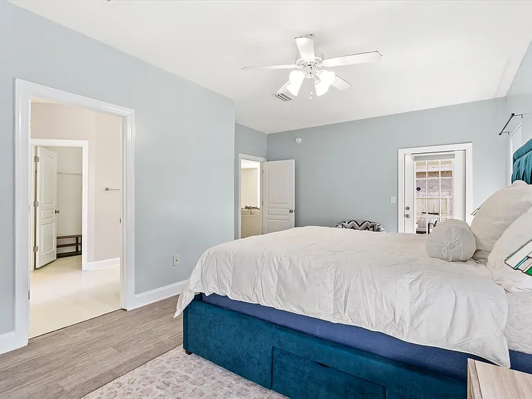 7899 Park Place Dr N — Photo 13
