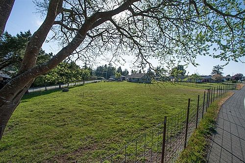 2084 Sutter Road,
        McKinle