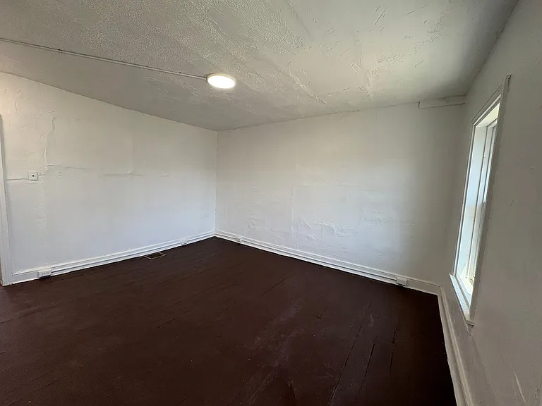 217 S Hartley St — Photo 11