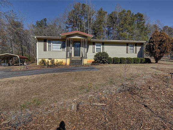 3rd image of 319 Cove Creek Rd