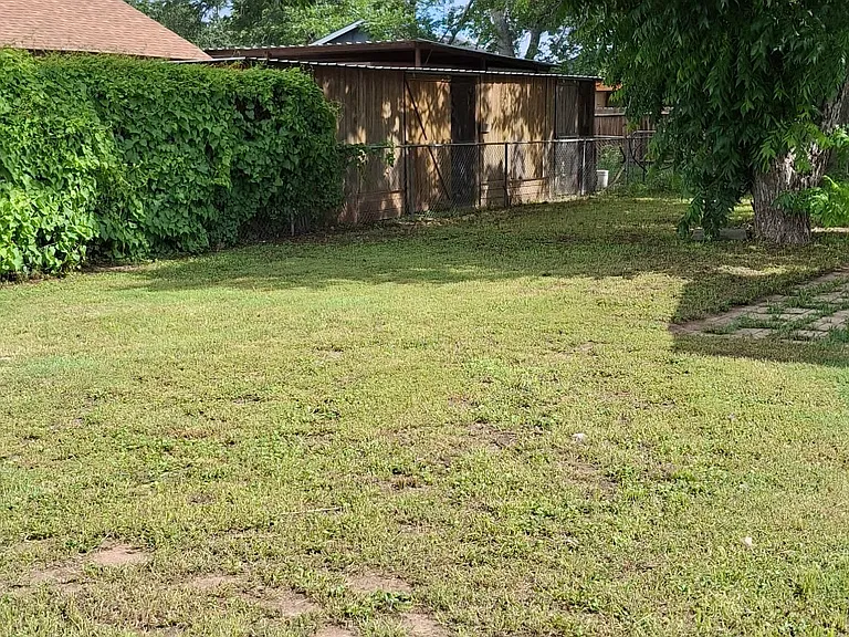 127 Motel Dr — Photo 5