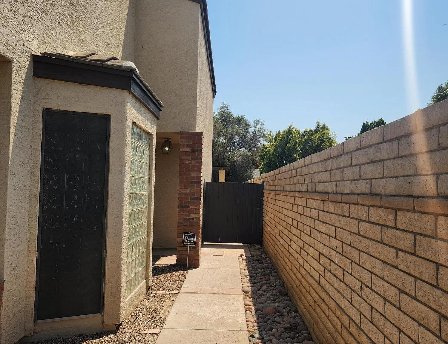 3 bed, 2.5 bath, 2126 sqft, $2,500 — Photo 2