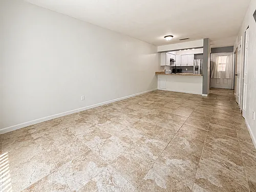 2201 SW 39th Dr Photo 1