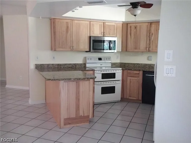 426 Hamilton Ave — Photo 8