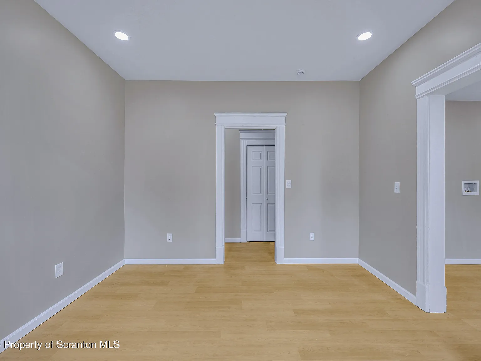 4 bed, 1.0 bath, 1271 sqft, $1,495 — Photo 4