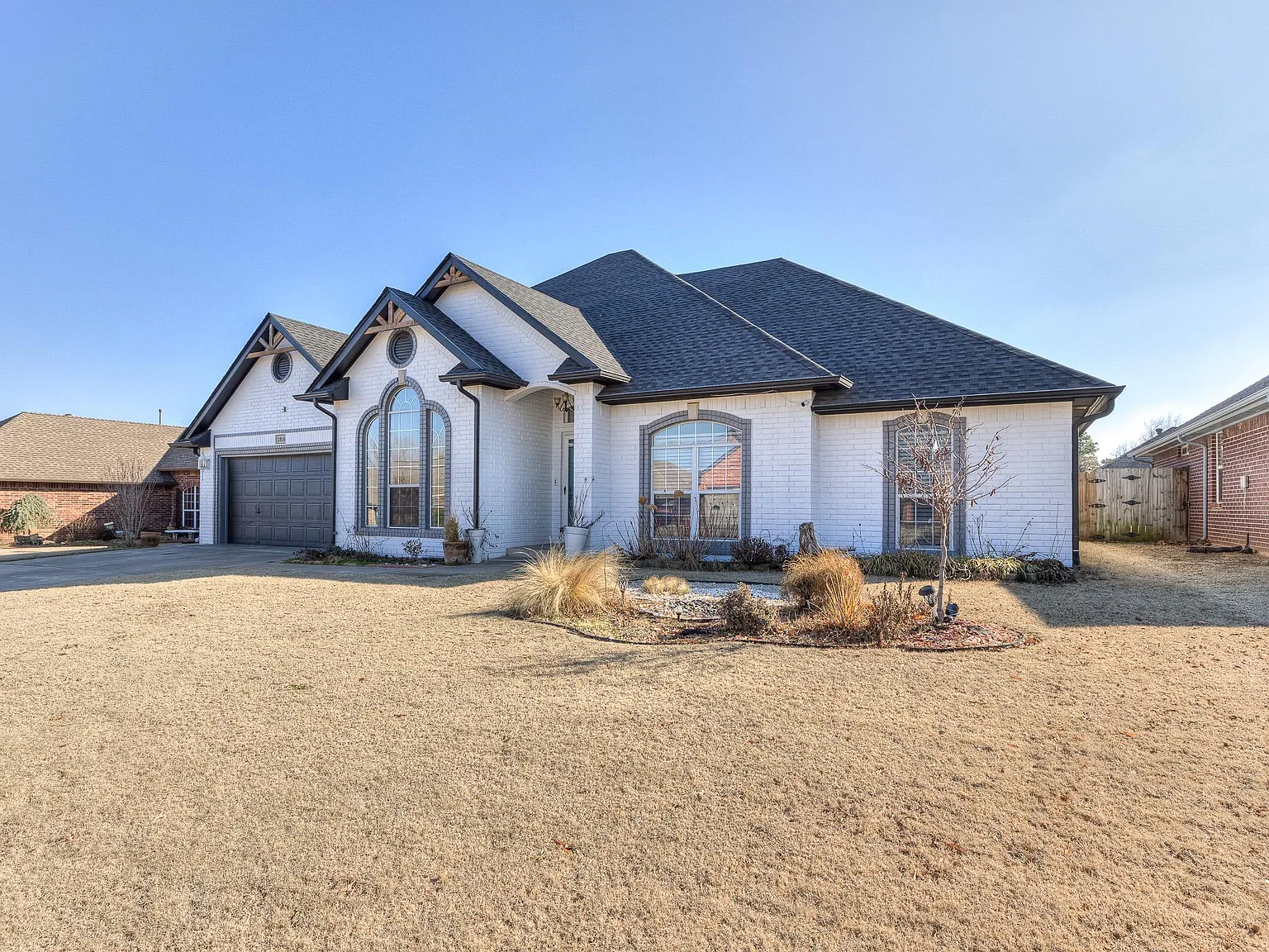 4 bed, 2.5 bath, 2198 sqft, $2,400 — Photo 2