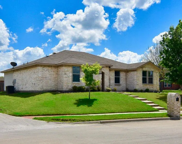 1455 Englewood Dr