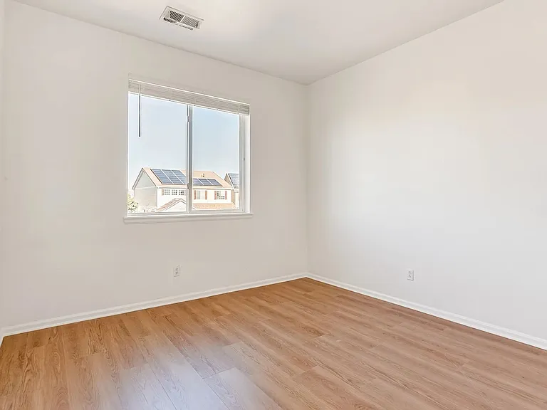 5178 N Netherland St — Photo 15
