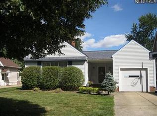 1587 Commodore Rd, Lyndhurst, OH 44124