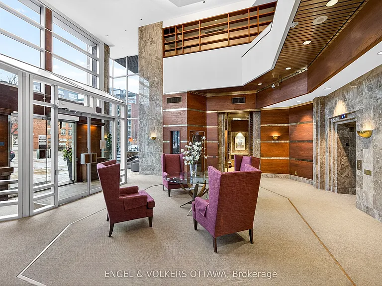 160 George St #2404 — Photo 3