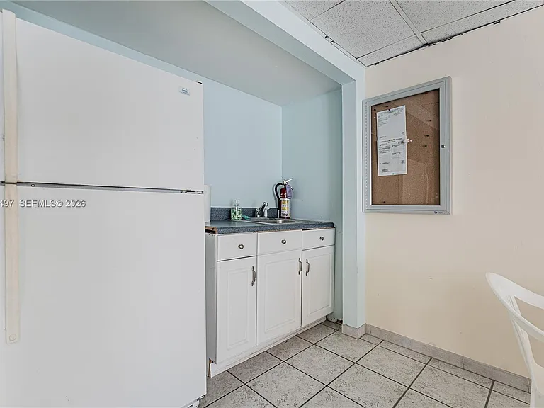 8340 Harding Ave #201 — Photo 34