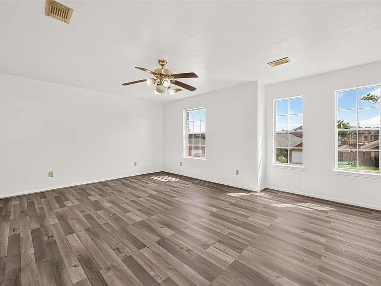 8202 Worthington Dr — Photo 33