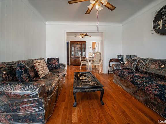 3rd image of 702 Fernhill St
