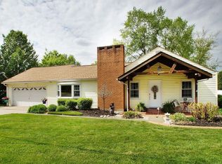 2885 Yaeger Rd, Saint Louis, MO 63129