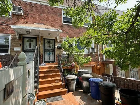 8805 Arion Rd, Ozone Park, NY 11417