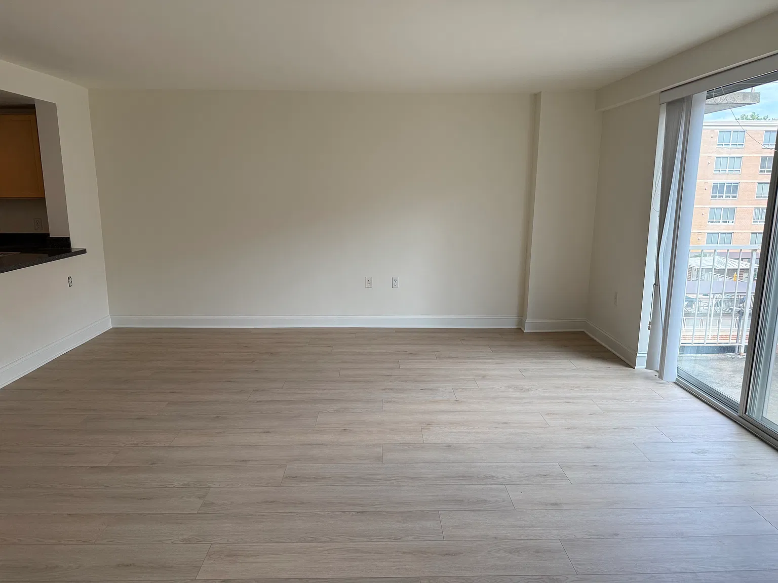 Studio, 588 sqft, $1,950 — Photo 1