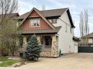 2016 125th St SW, Edmonton, AB T6W 0A4