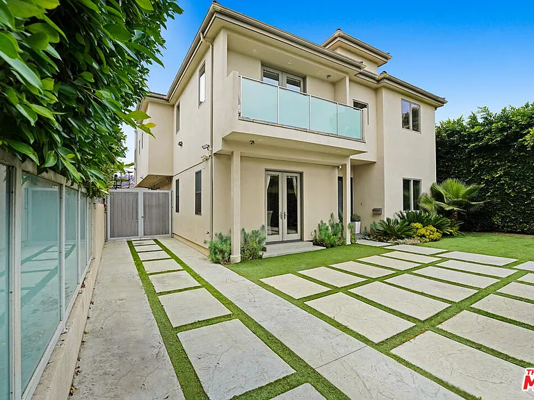 841 N Crescent Heights Blvd — Photo 38