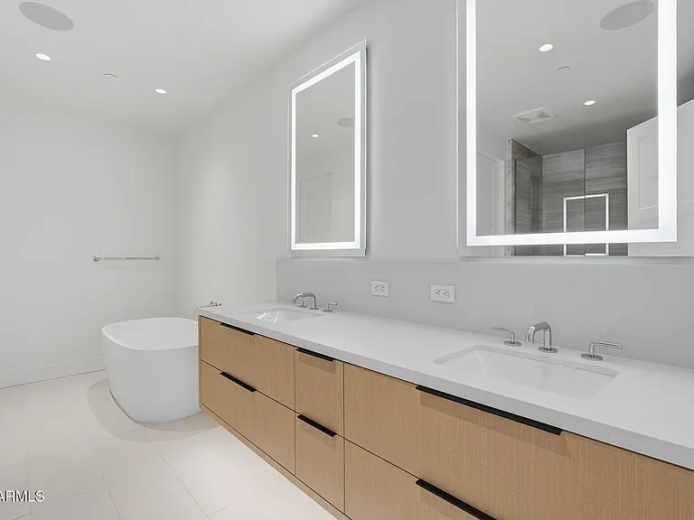 4849 N Camelback Ridge Dr #B302 — Photo 33