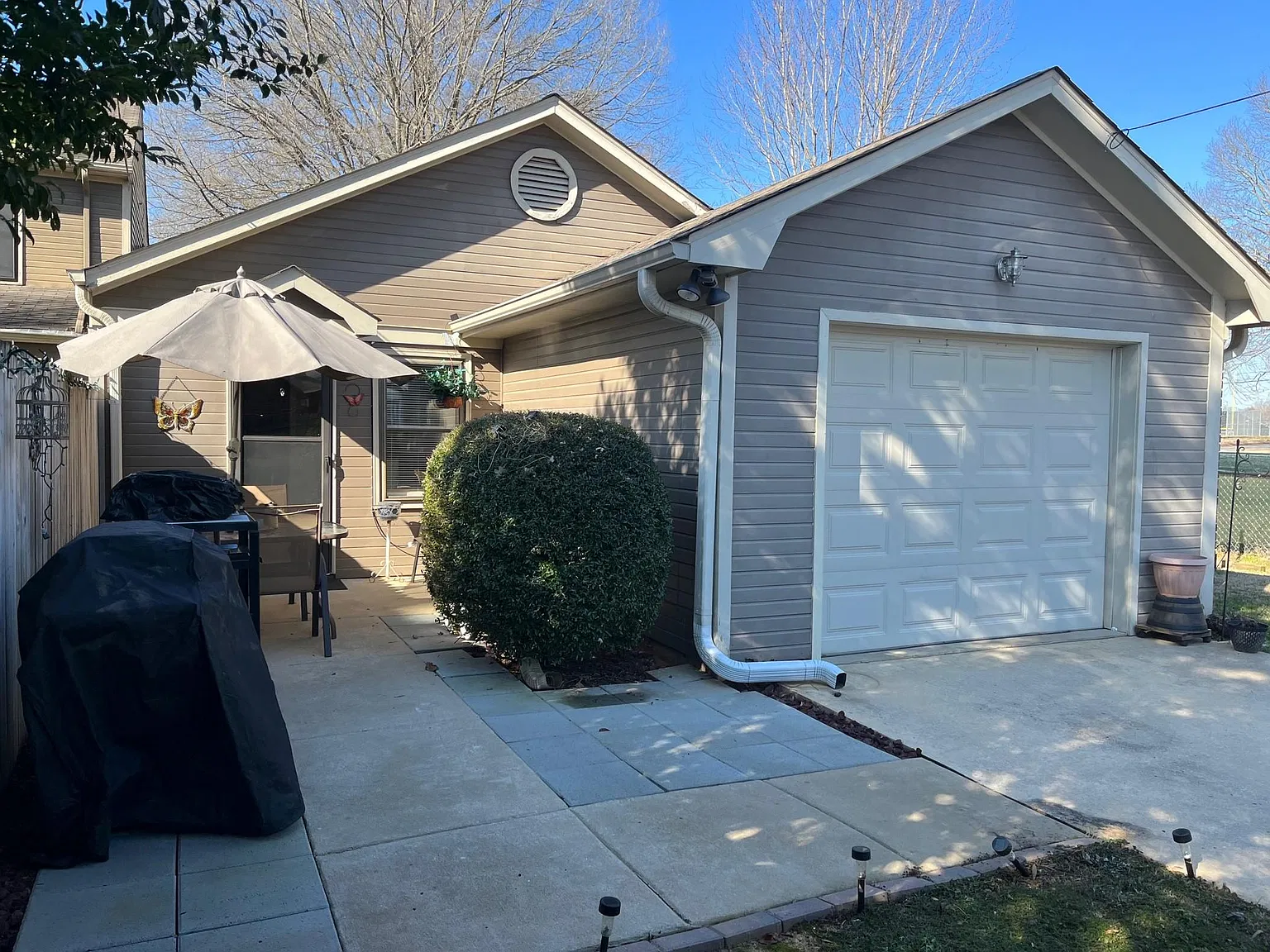 2 bed, 1285 sqft, $1,350 — Photo 2
