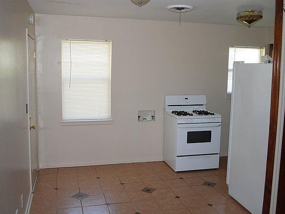 3rd image of 1709 Las Vegas Trl
